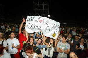 The singers fans outside her show in Columbia. (Photo Credit: beyonce.com)