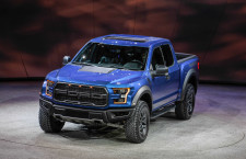 http---image.motortrend.com-f-roadtests-trucks-1501_2017_ford_f_150_raptor_first_look-85529759-2017-ford-f-150-raptor-front-three-quarter-04